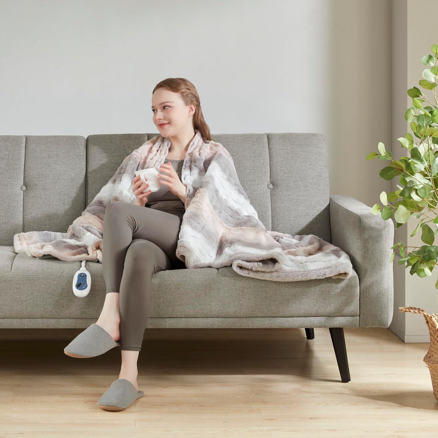 Beautyrest Beautyrest Zuri Oversized Heated Faux Fur Throw