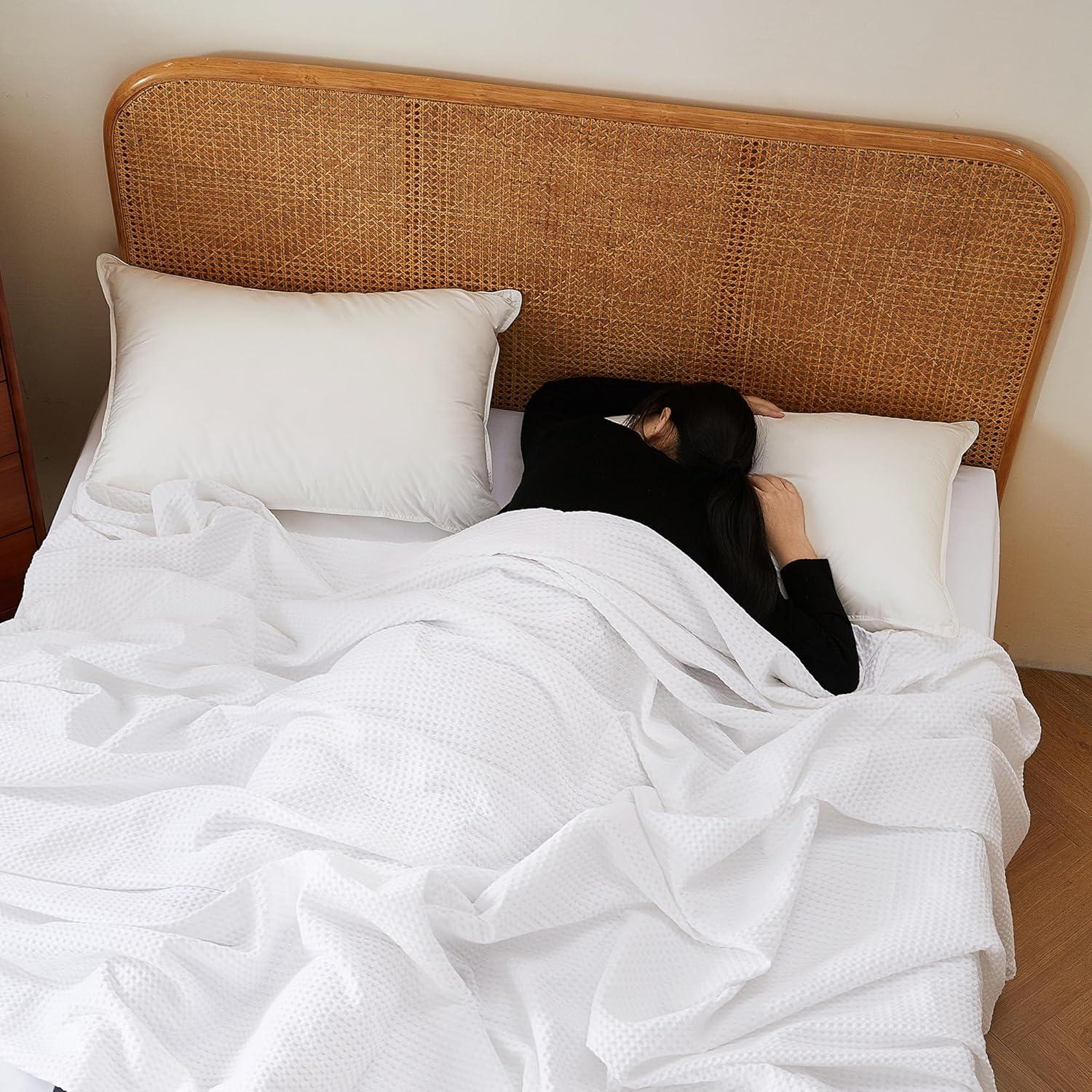 Shunjie.Home 100% Cotton Waffle Bed Blanket Queen Size, Throw Blanket for Couch All Seasons (White, 90x90)
