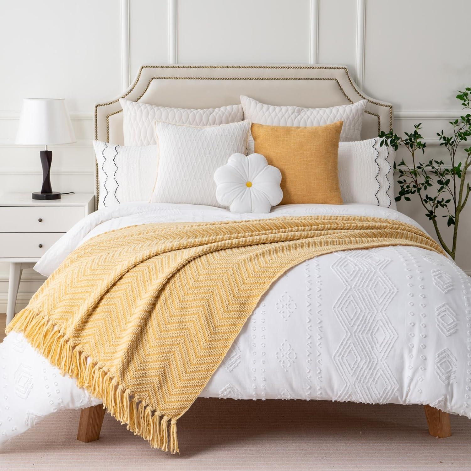 Battilo Home Throw Blanket for Couch, Super Soft Cozy Warm Throws for Twin Bed, Knit Woven Chenille Blanket Versatile for Sofa Bedroom Home Decor