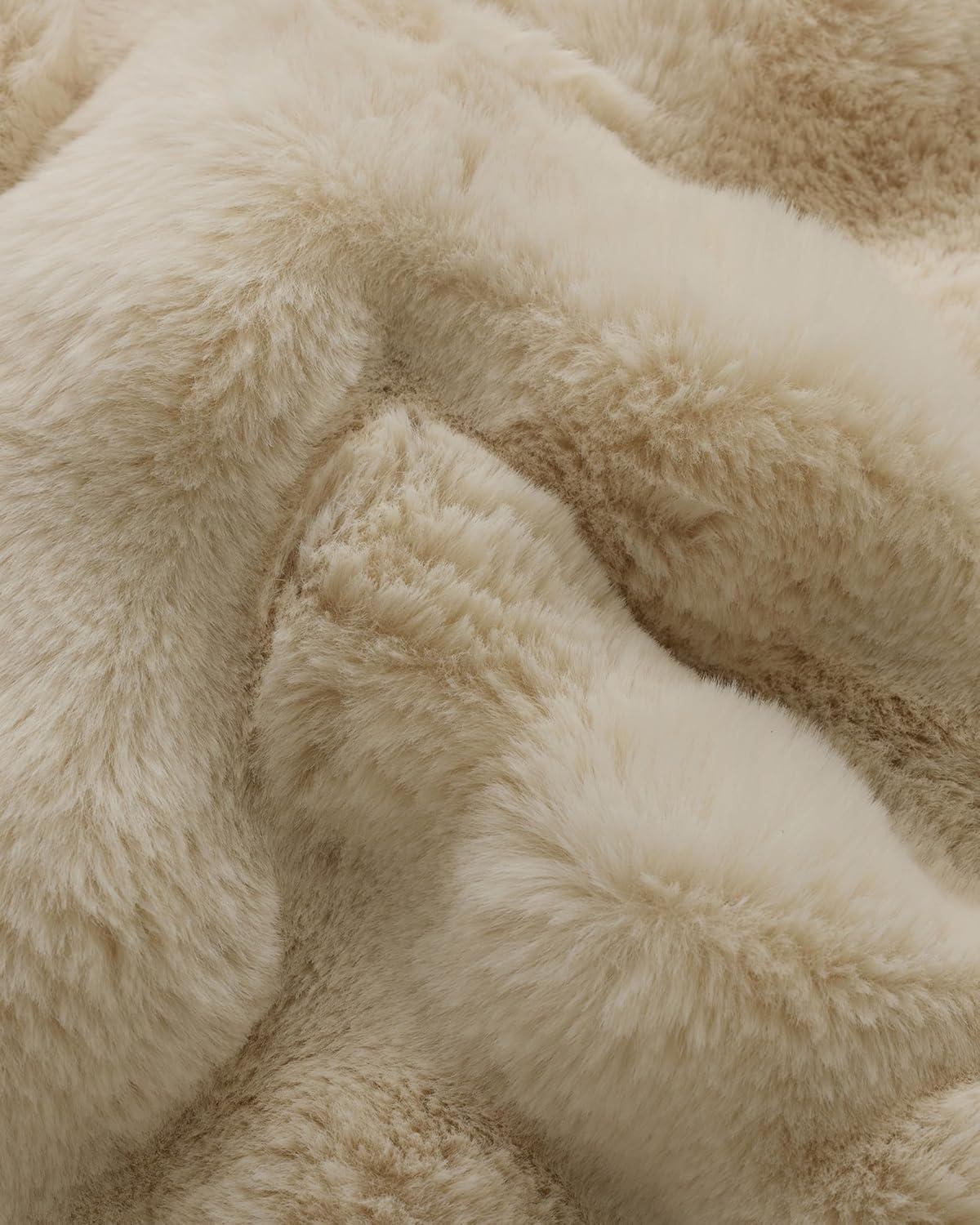 Oversized Cream Faux Fur Ultra-Soft Machine Washable Throw Blanket