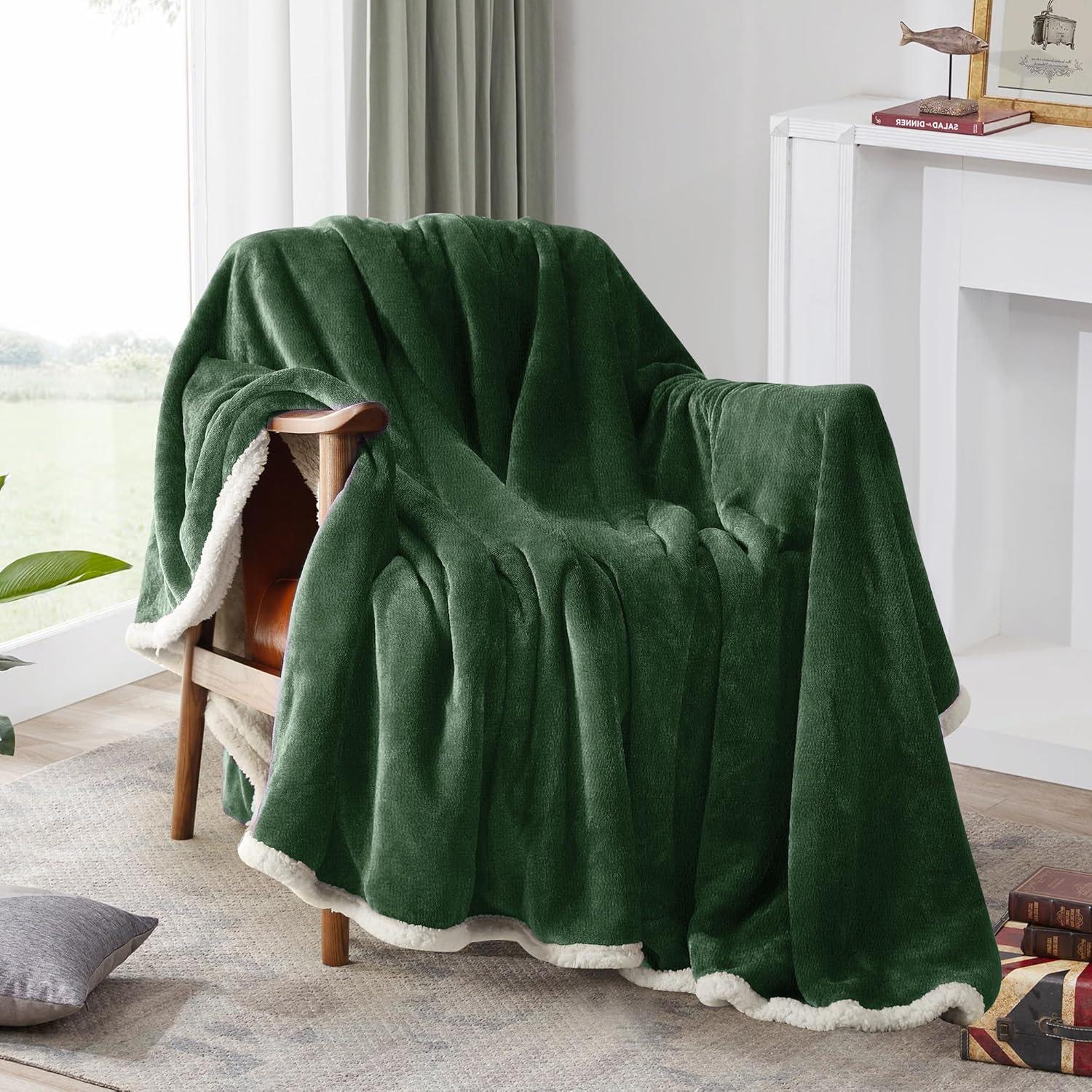 PAVILIA Plush Throw Blanket for Couch Bed, Faux Shearling Blanket and Throw for Sofa Home Decor, Emerald Green/Throw - 50x60
