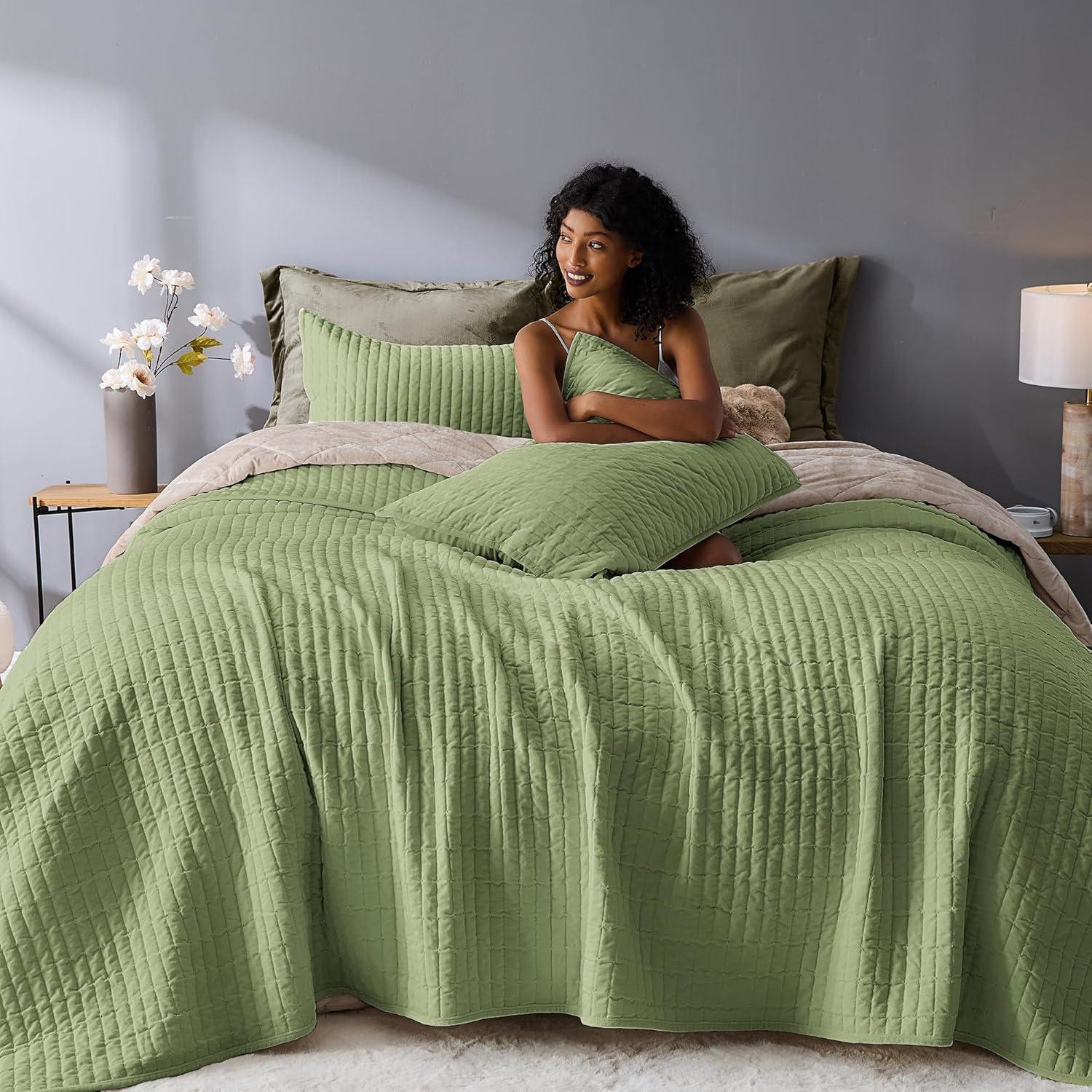 Wonderful Textile Wonderful Velvet 3-piece reversible quilt set