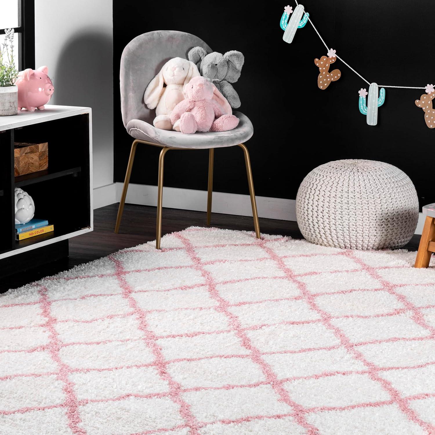 Nuloom Nelda Trellis 5x8 Shag Indoor Area Rug for Living Room Bedroom Dining Room Nursery, Baby Pink/White