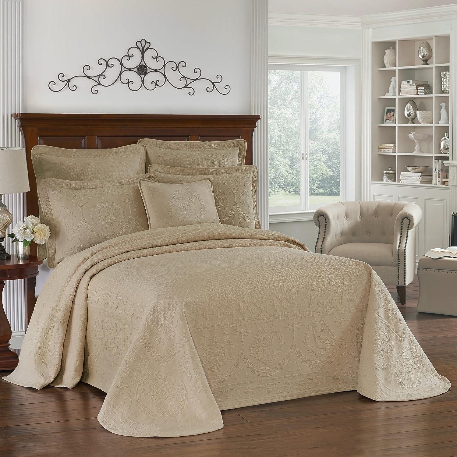 Historic Charleston King Charles Matelasse Traditional Cotton Floral Coverlet