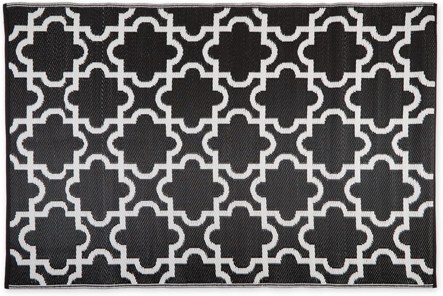 Reversible Diamond Tufted Easy-Care Black Synthetic Rug, 4' x 6'