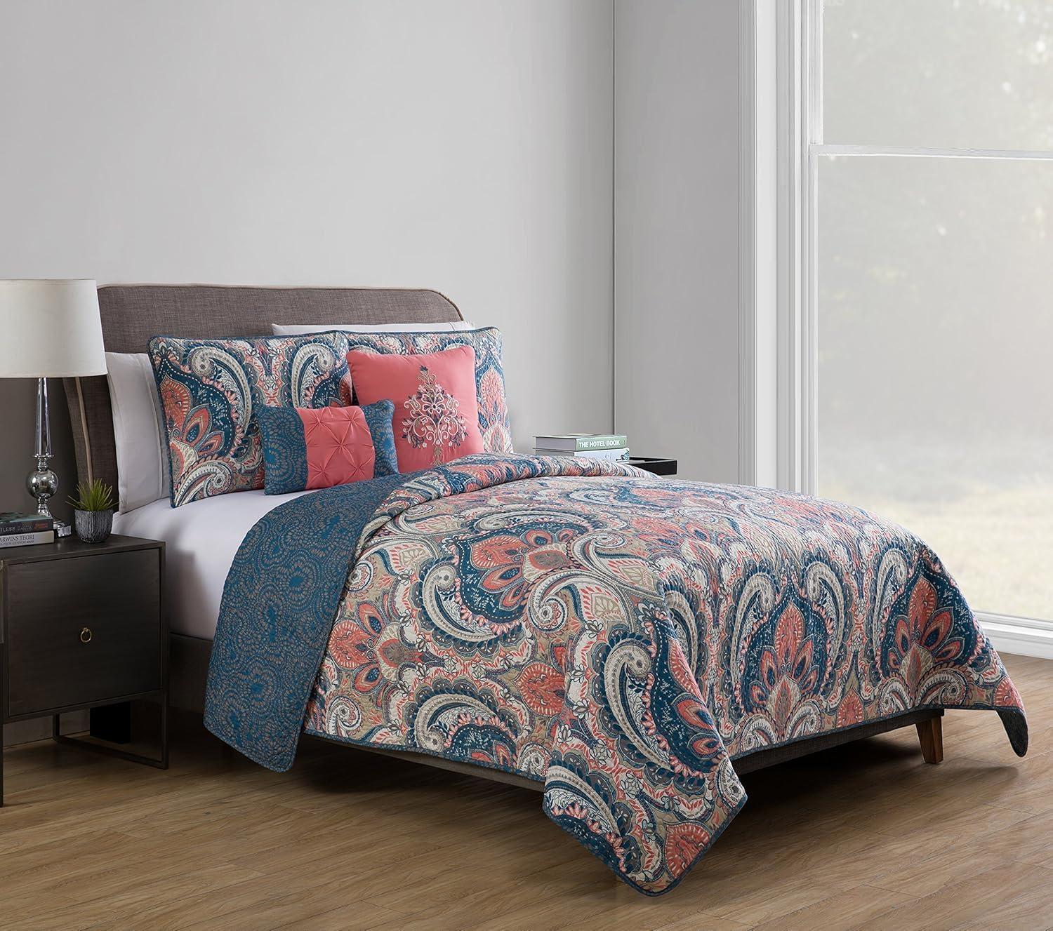 VCNY Casablanca Bohemian Microfiber / Polyester Standard Damask Quilt Set
