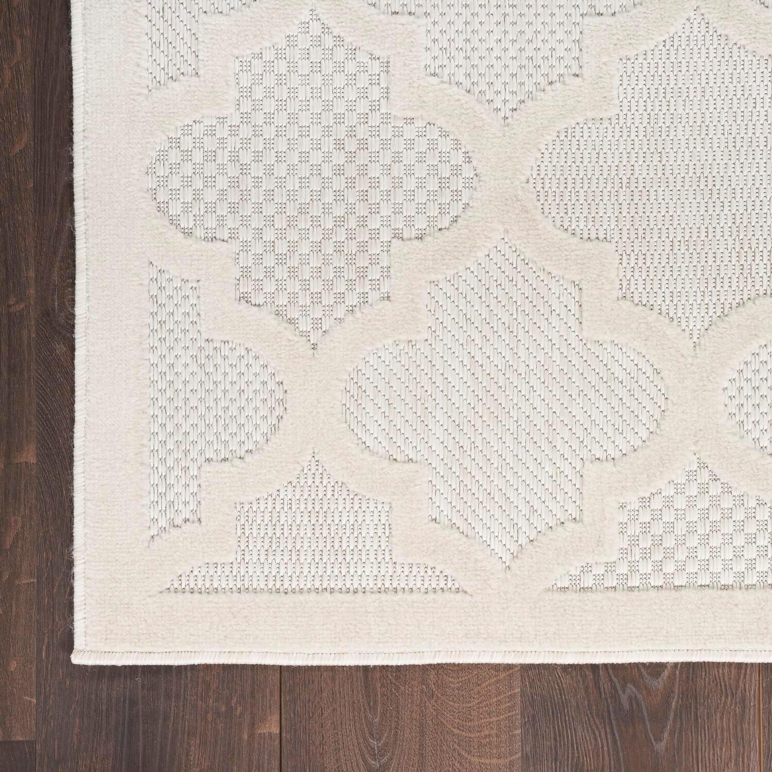 Ivory and White Trellis Synthetic Flat Woven 6' x 9' Rug