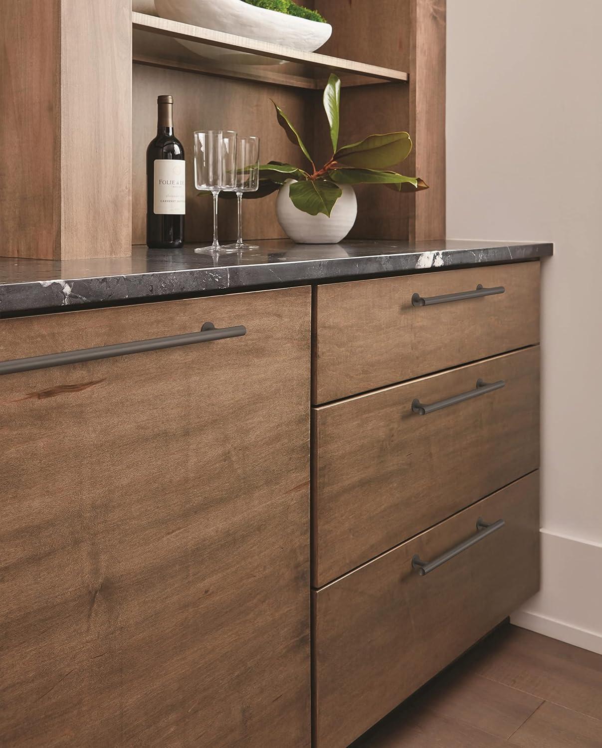 Radius Bar Pull