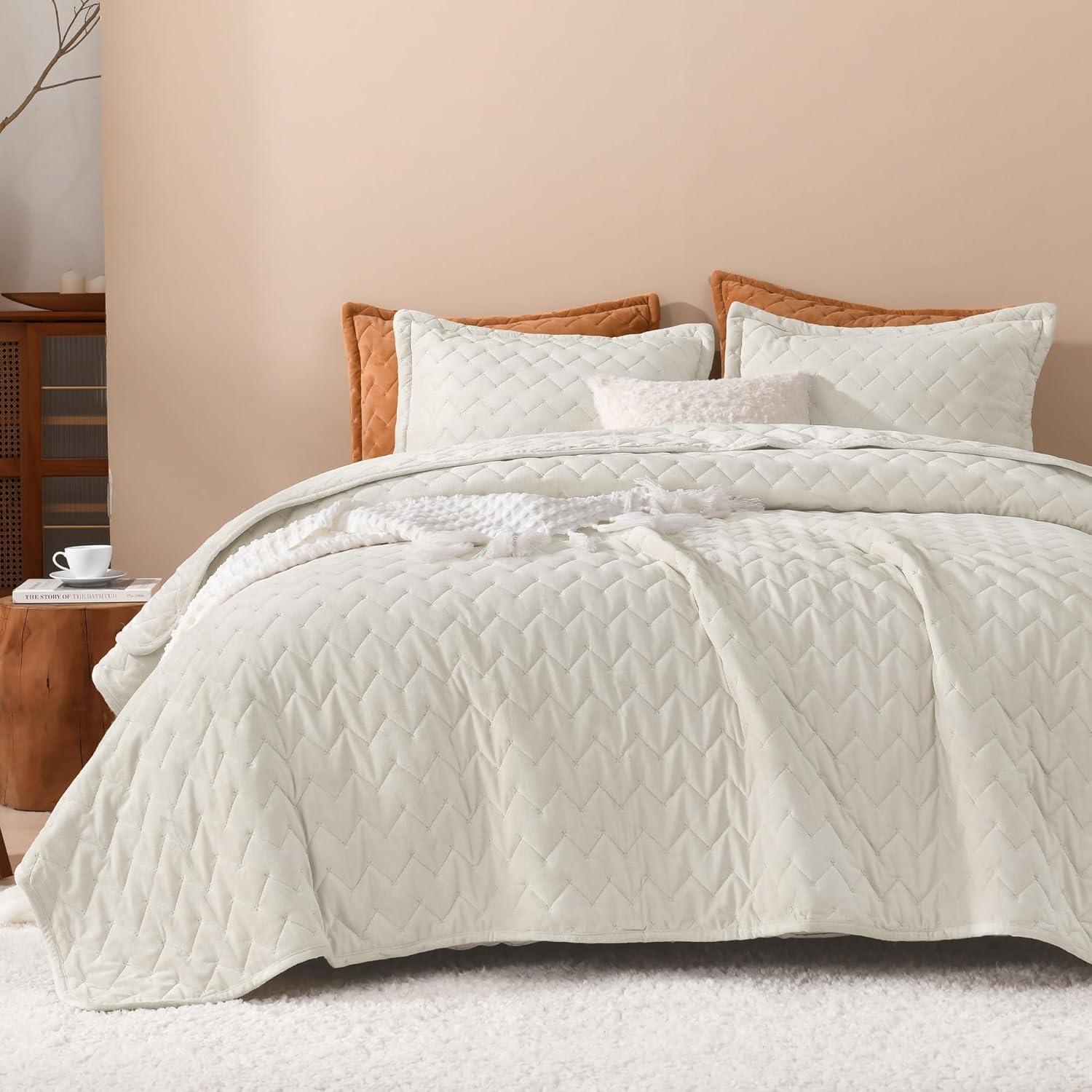 Chezmoi Collection Diamond Stitch Reversible Plush Distressed Velvet Quilt Set