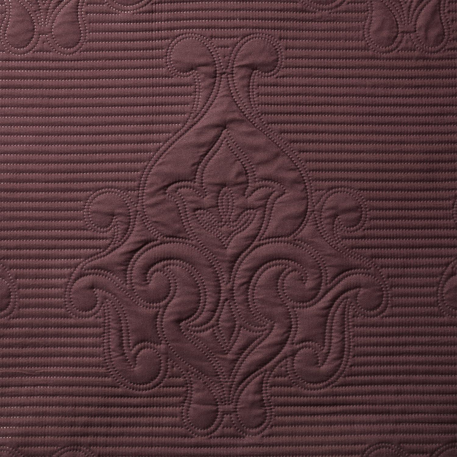 VCNY Solomun 3-Piece Pinsonic Damask Microfiber Quilt Set