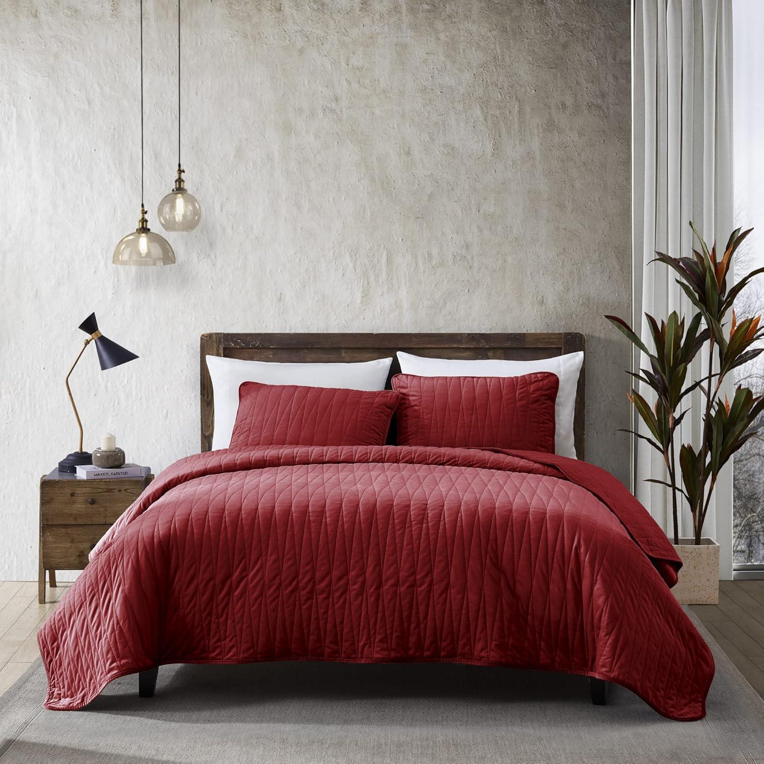 Brielle Premium Modern & Contemporary Velvet Quilt Set