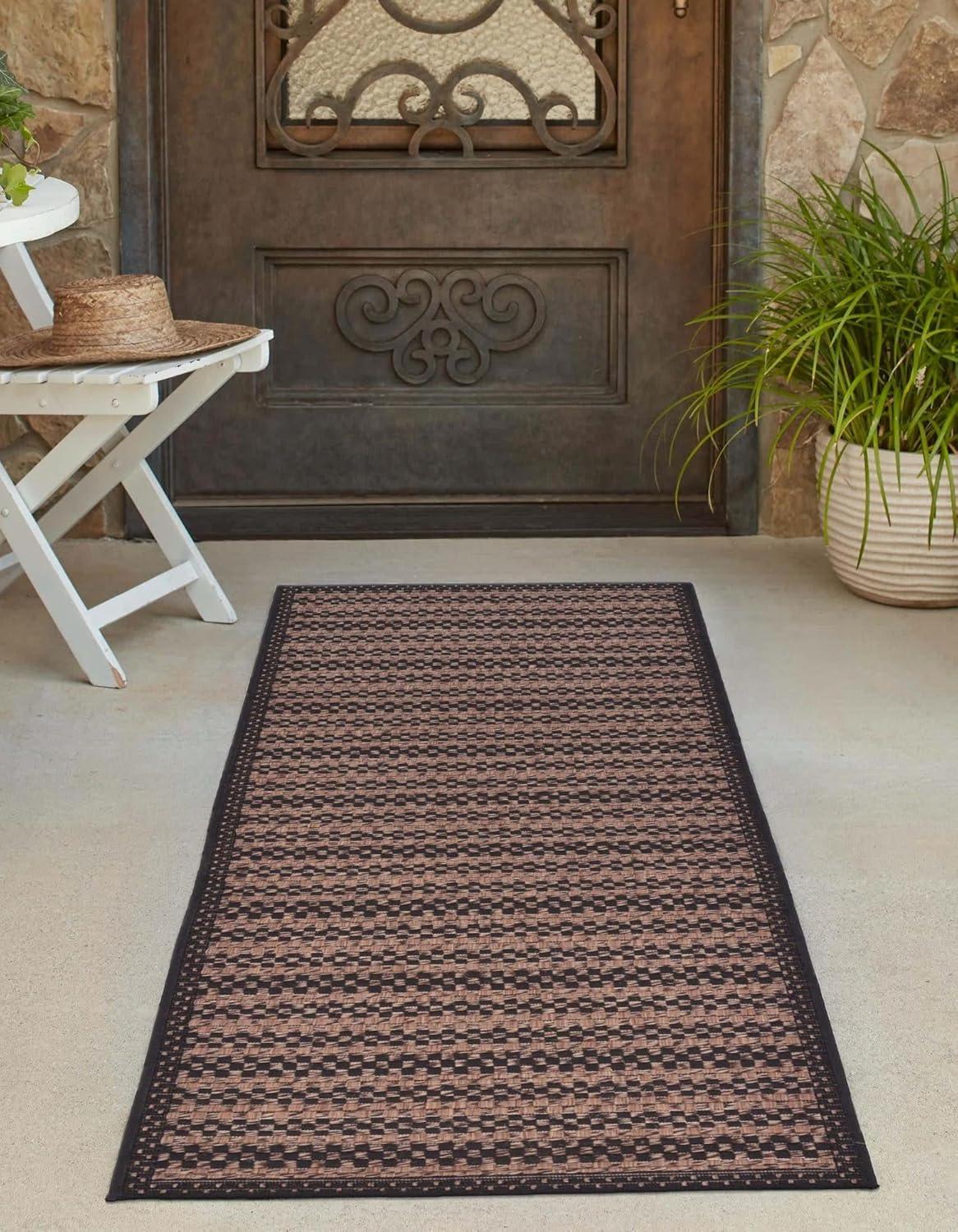 Unique Loom Outdoor Border Collection Area Rug - Checkered (2' 2" x 6' Runner Brown/Black)