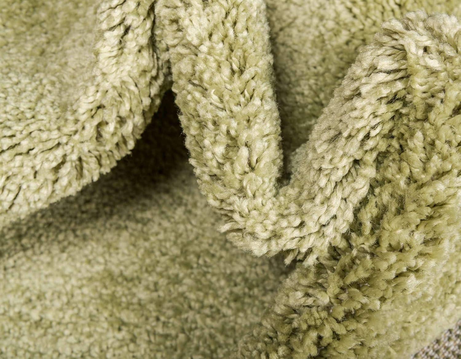 Unique Loom 2' 2 x 13' 0 Solo Calabasas Light Green Area Rug