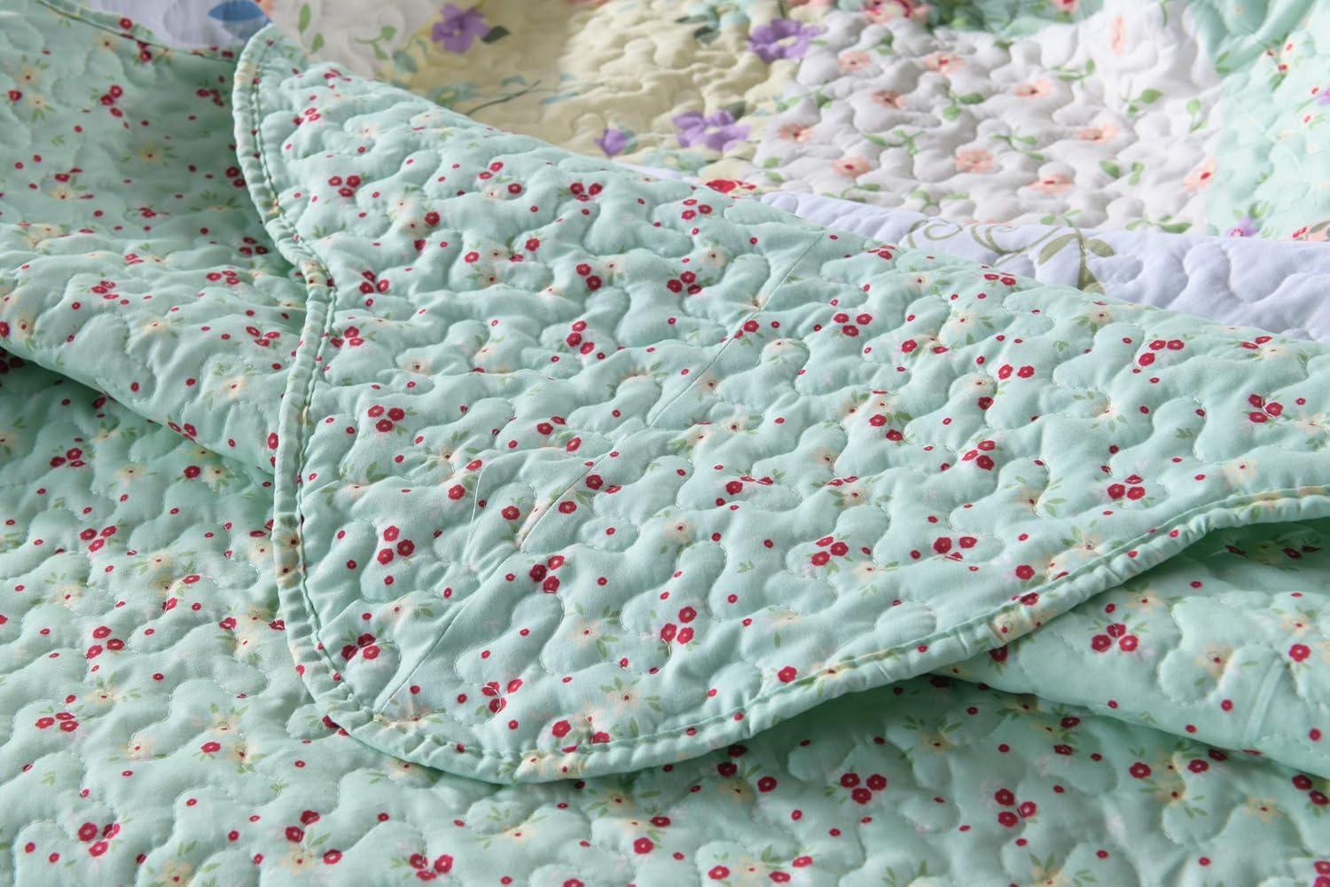 Queen Multi-Color Floral Quilt Set with Scallop Edges