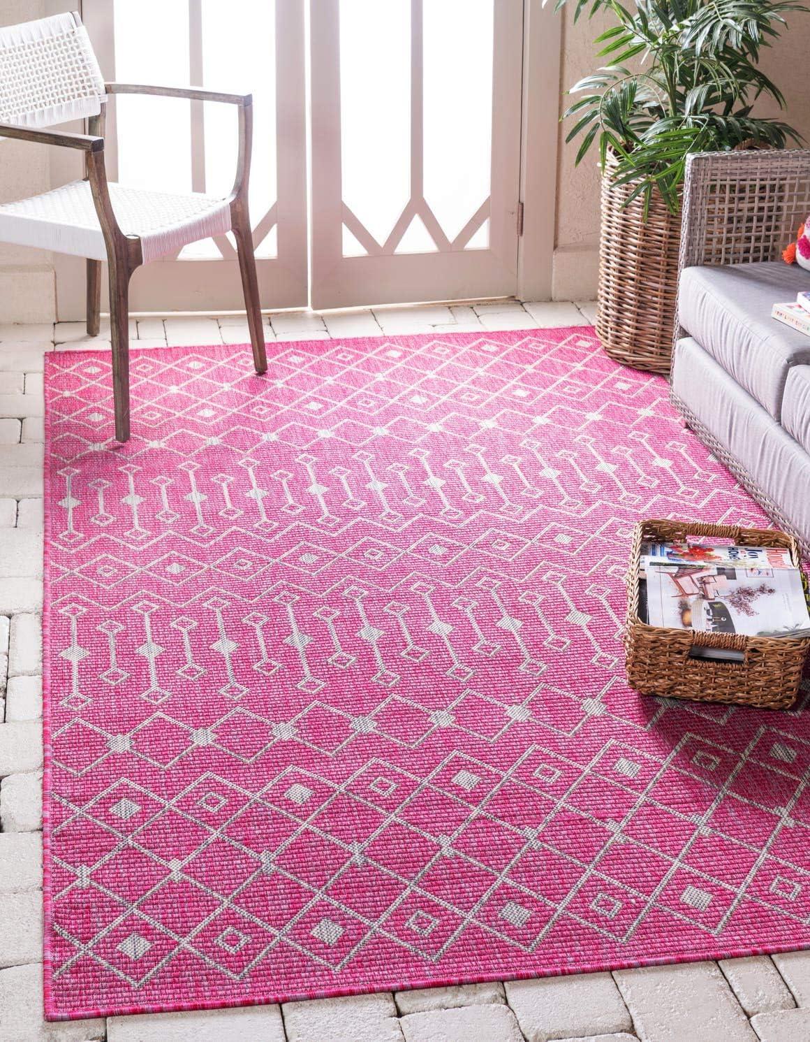 Fuschia Geometric Trellis 5'1" x 8' Outdoor Synthetic Rug