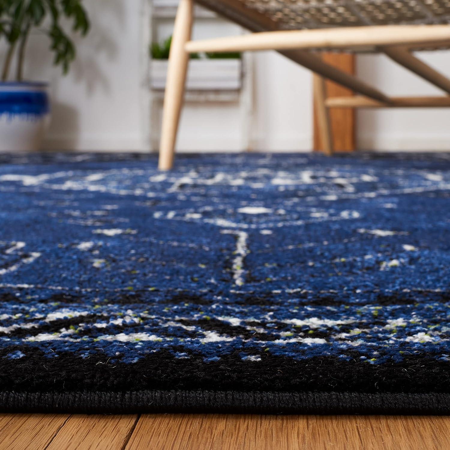 Vintage Hamadan VTH201 Power Loomed Area Rug  - Safavieh