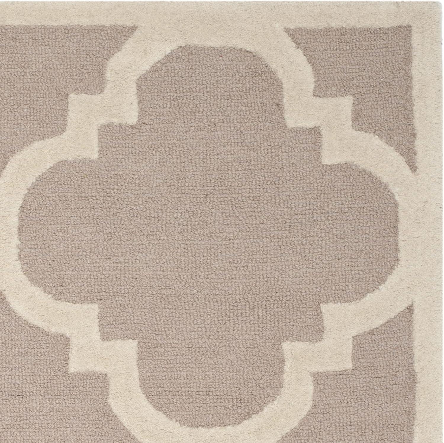 SAFAVIEH Cambridge Justine Geometric Quatrefoil Wool Area Rug, Beige/Ivory, 4' x 6'