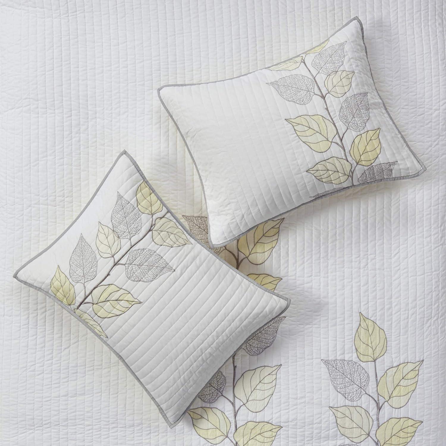 6 Piece Embroidered Quilt Set with Throw Pillows