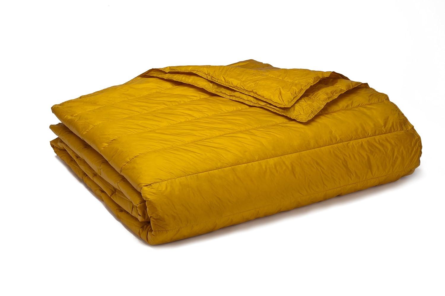 PUFF Down Alternative Indoor/Outdoor Water Resistant Blanket with Extra Strong Nylon Cover, Twin, Gold