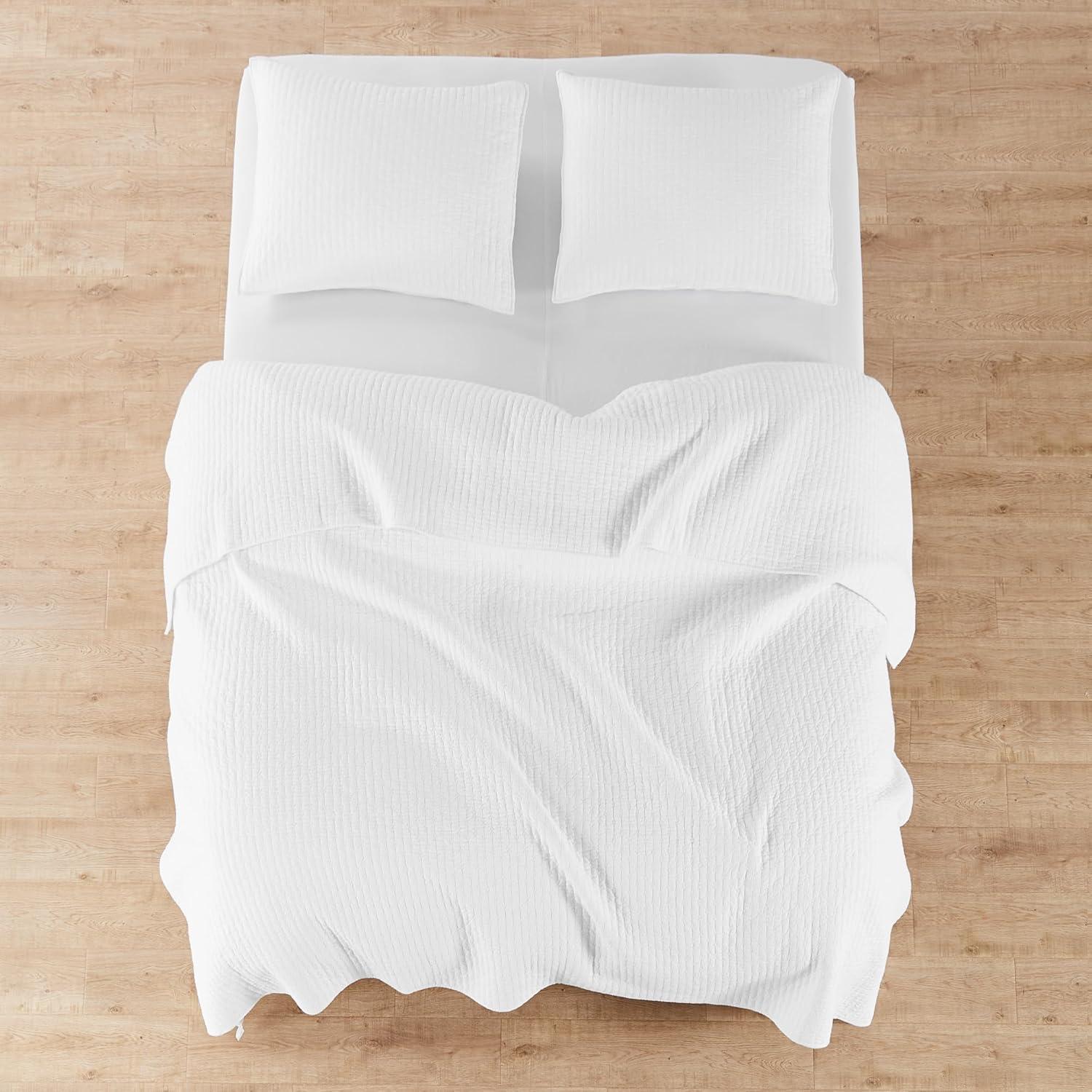 Cross Stitch Bright White Twin Quilt Set