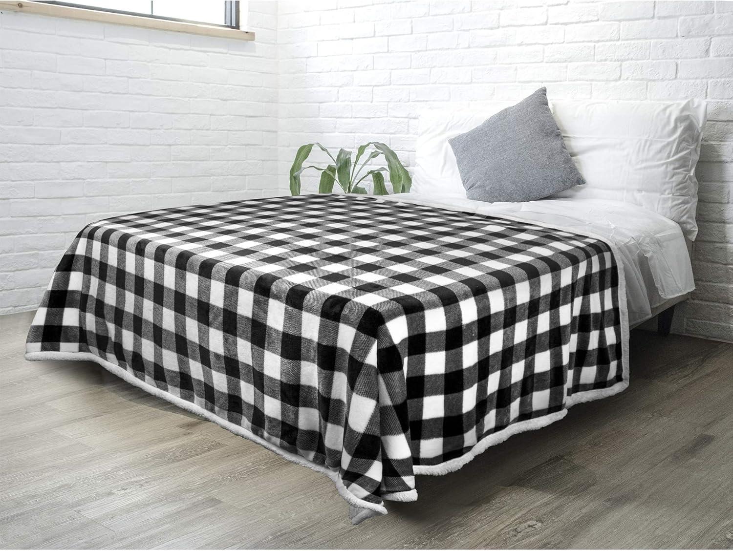 Pavilia Hand Woven Throw Blanket