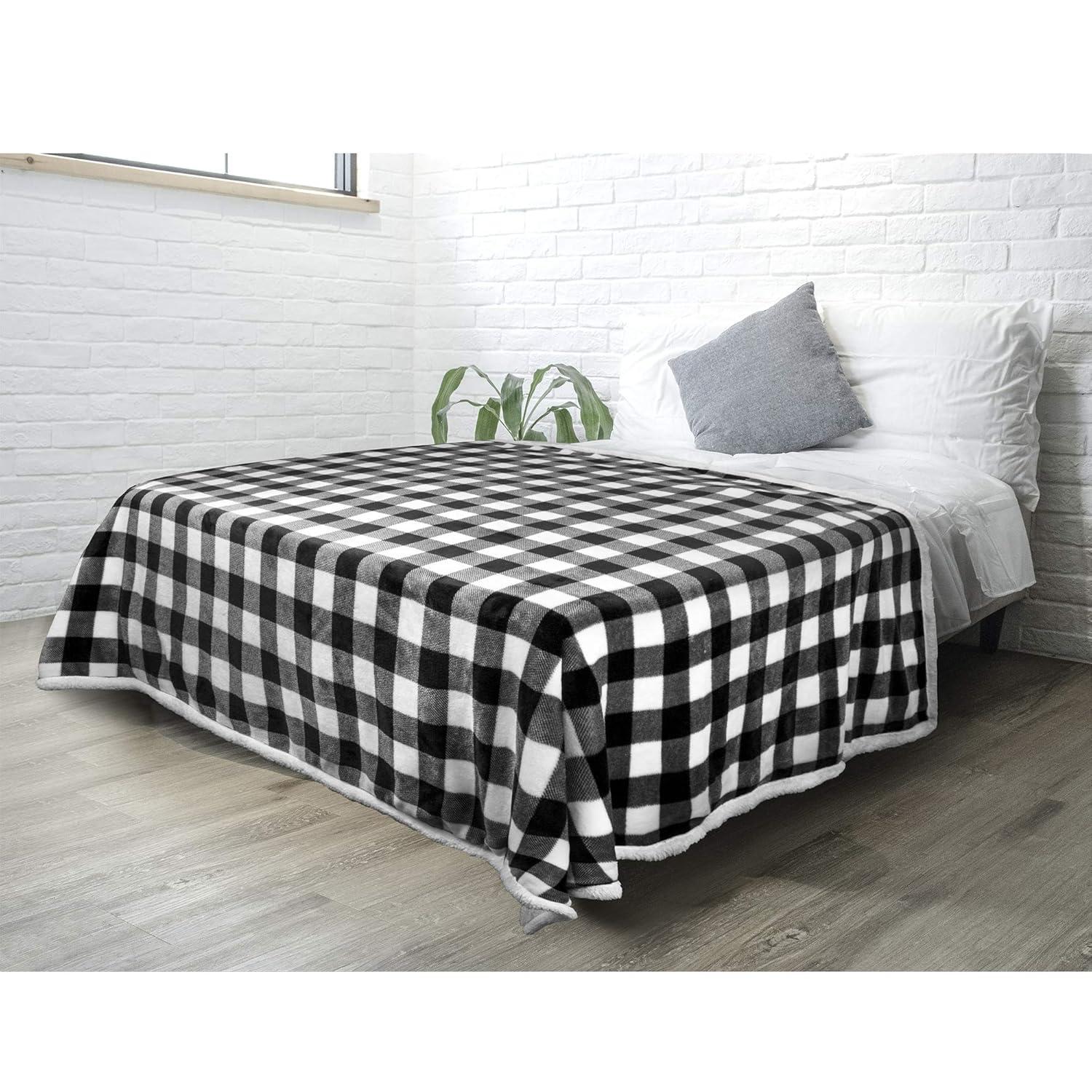 Pavilia Hand Woven Throw Blanket