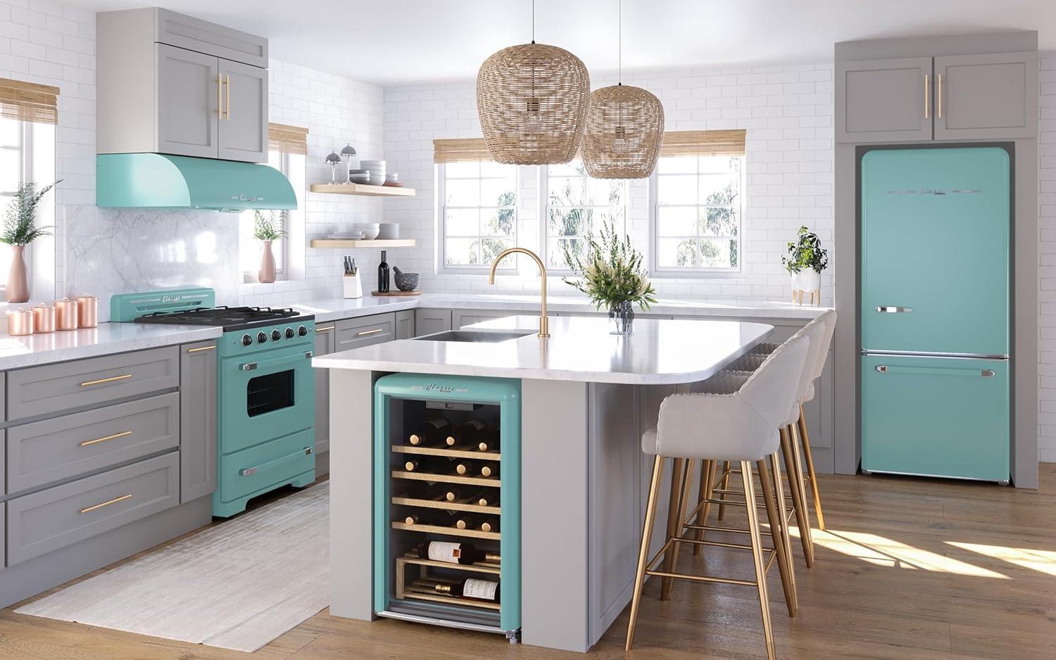 Classic Retro 30" 700 CFM Ducted Under Cabinet Range Hood with Stainless Steel Baffles and Light
