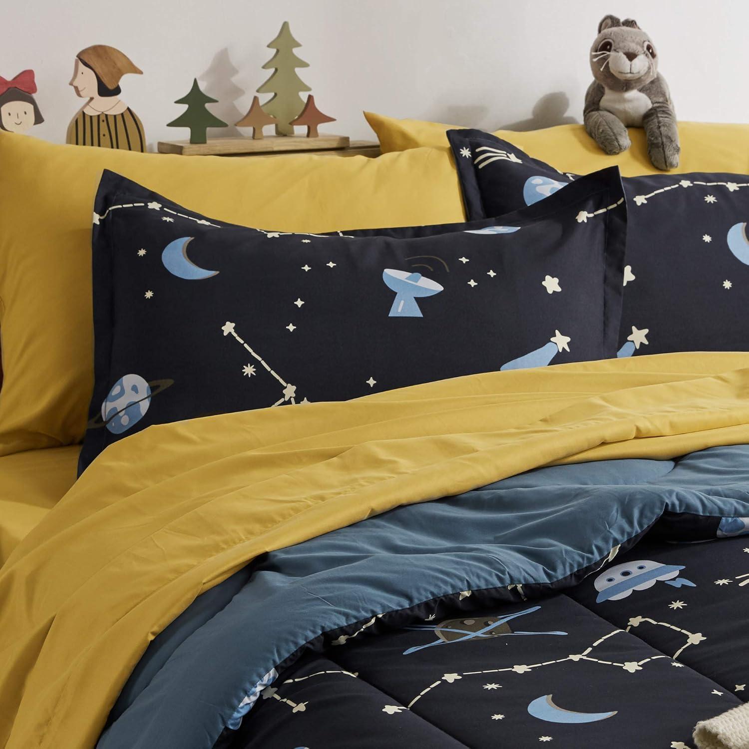 Sleep Zone Galaxy Bedding Set