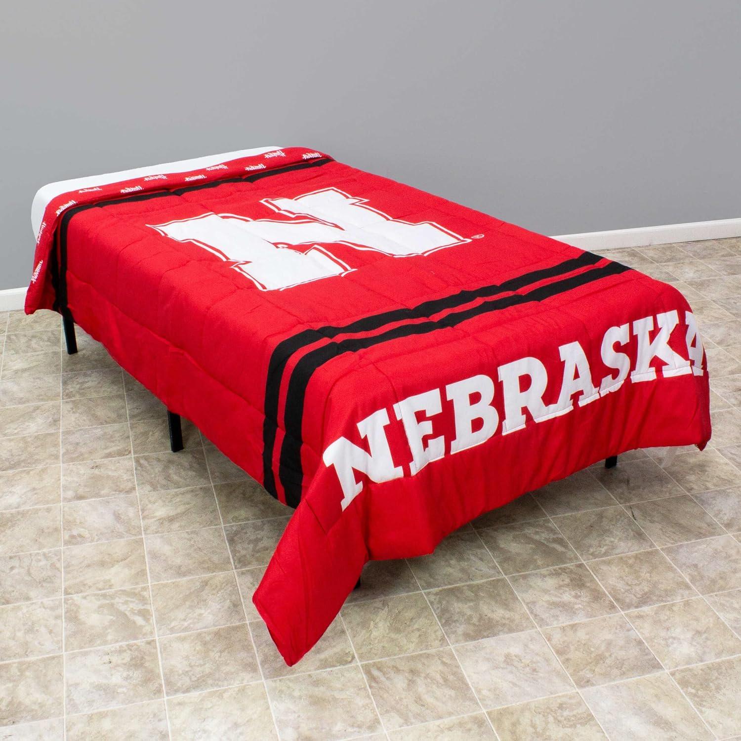 Nebraska Cornhuskers Red and White Reversible Polyester Comforter, Full