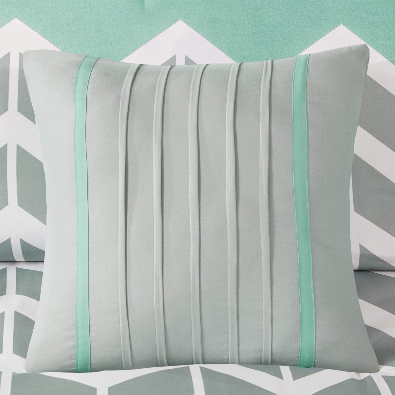 Intelligent Design Darcy Comforter Set Chevron