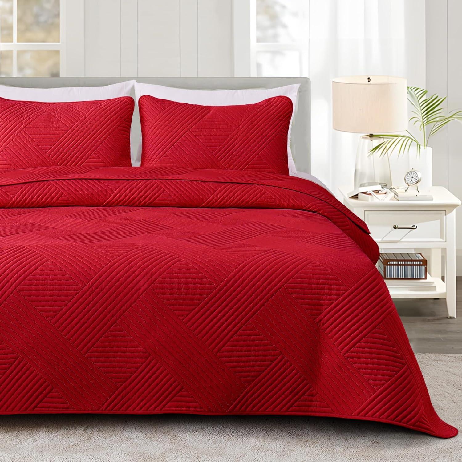 Whale Flotilla Queen Quilt Set, Soft Lightweight Quilts Bedspreads Coverlet with Embossed Pattern, Bedding Sets with Pillow Shams, Reversible Bed Cover for All Seasons, 90x96 Inches, Red