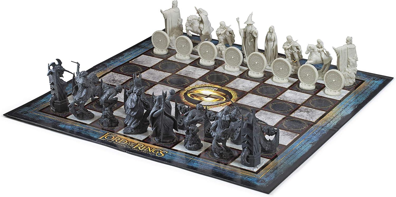 The Noble Collection Lord of the Rings Game Chess Set Battle for Middle-Earth