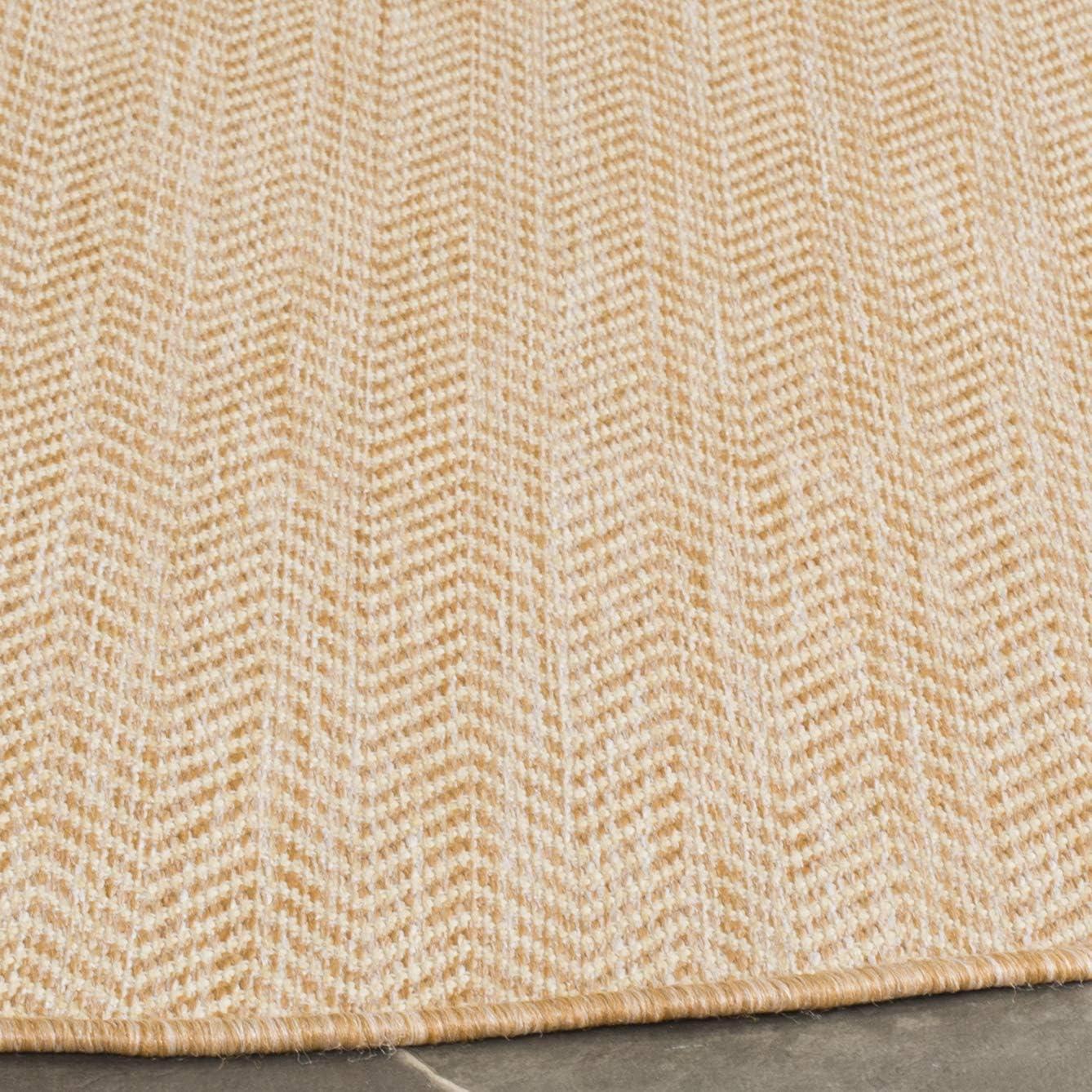 SAFAVIEH Courtyard Morven Chevron Stripes Indoor/Outdoor Area Rug, 5'3" x 7'7", Natural/Cream