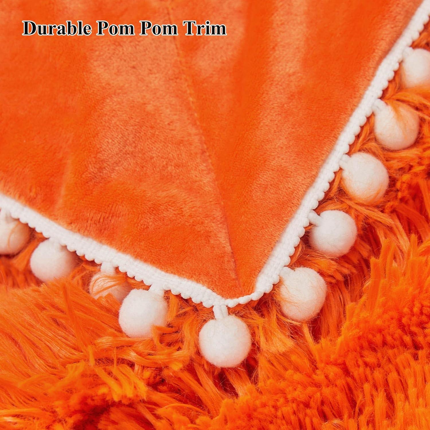 PAVILIA Fleece Pom Pom Blanket Throw for Sofa Bed, Soft Lightweight Pompom Fringe Blanket for Couch