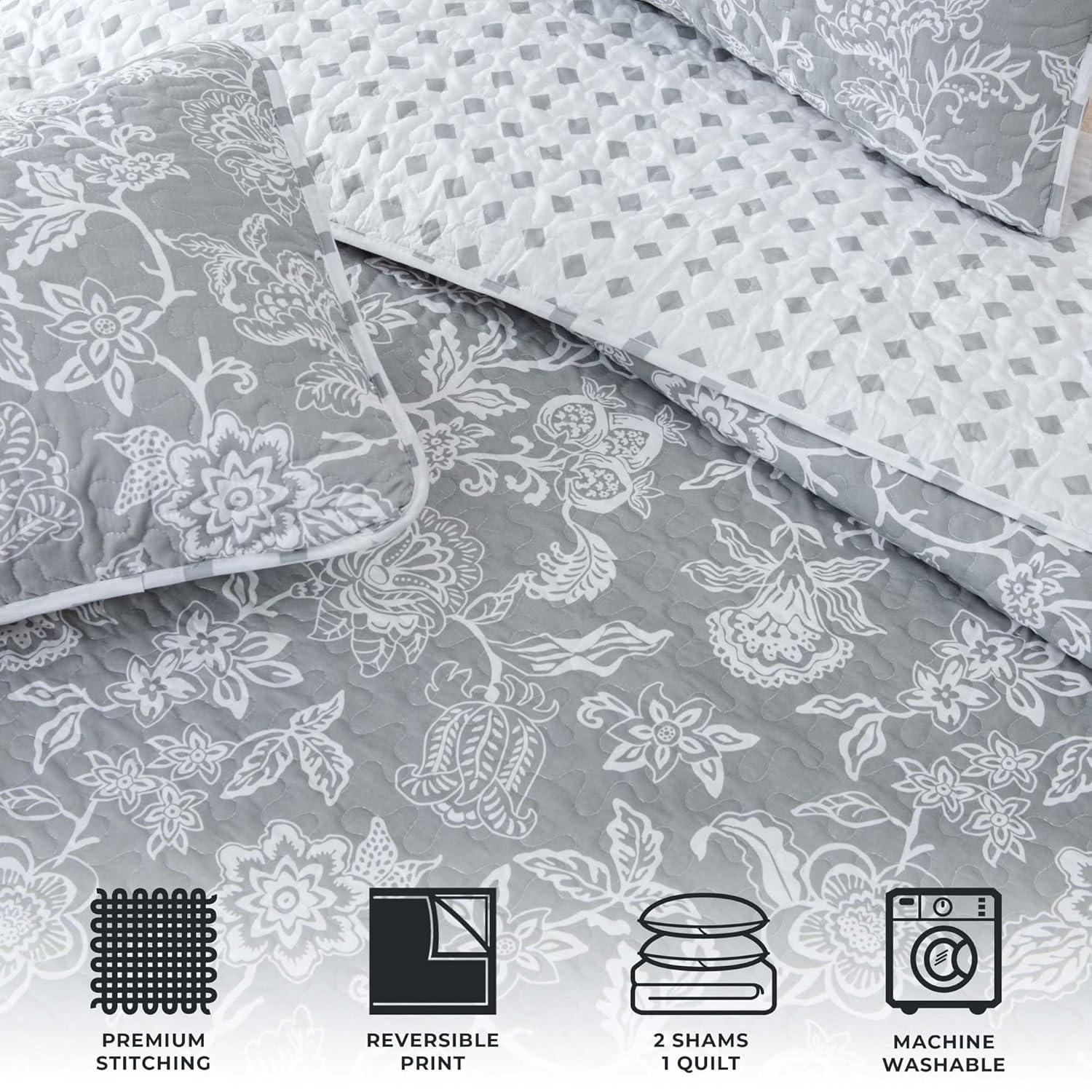 FreshFolds Dainty Floral Reversible Quilt Set with Shams