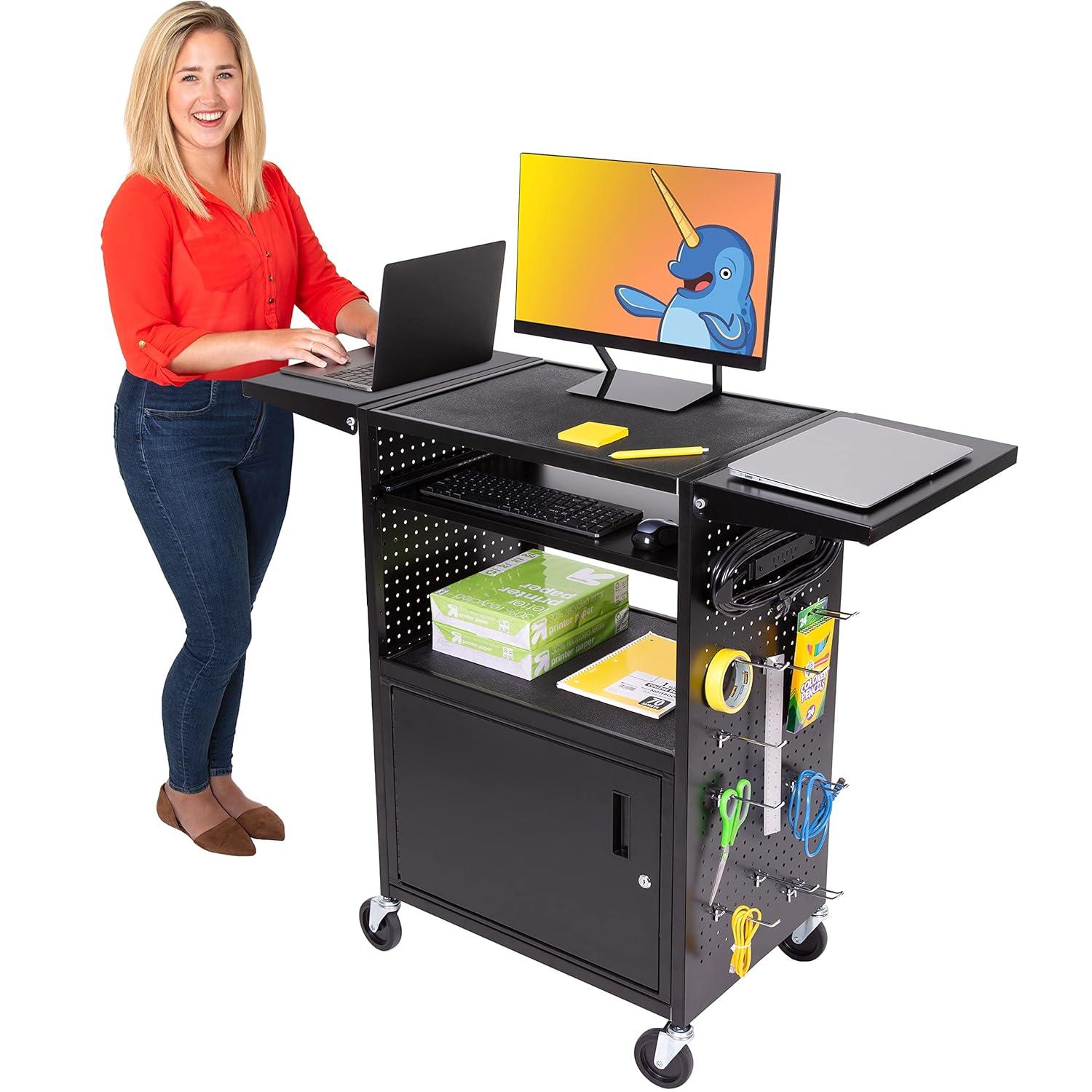 Line Leader Stellar AV Cart / Carro para Computadora con Guarnición de Tablero Perforado y 12 Ganchos para Almacenamiento/armario de Bloqueo Personalizable y Bandeja para Teclado Extraíble / Tomas de Corriente Certificadas de Seguridad UL / Ruedas de Bloqueo