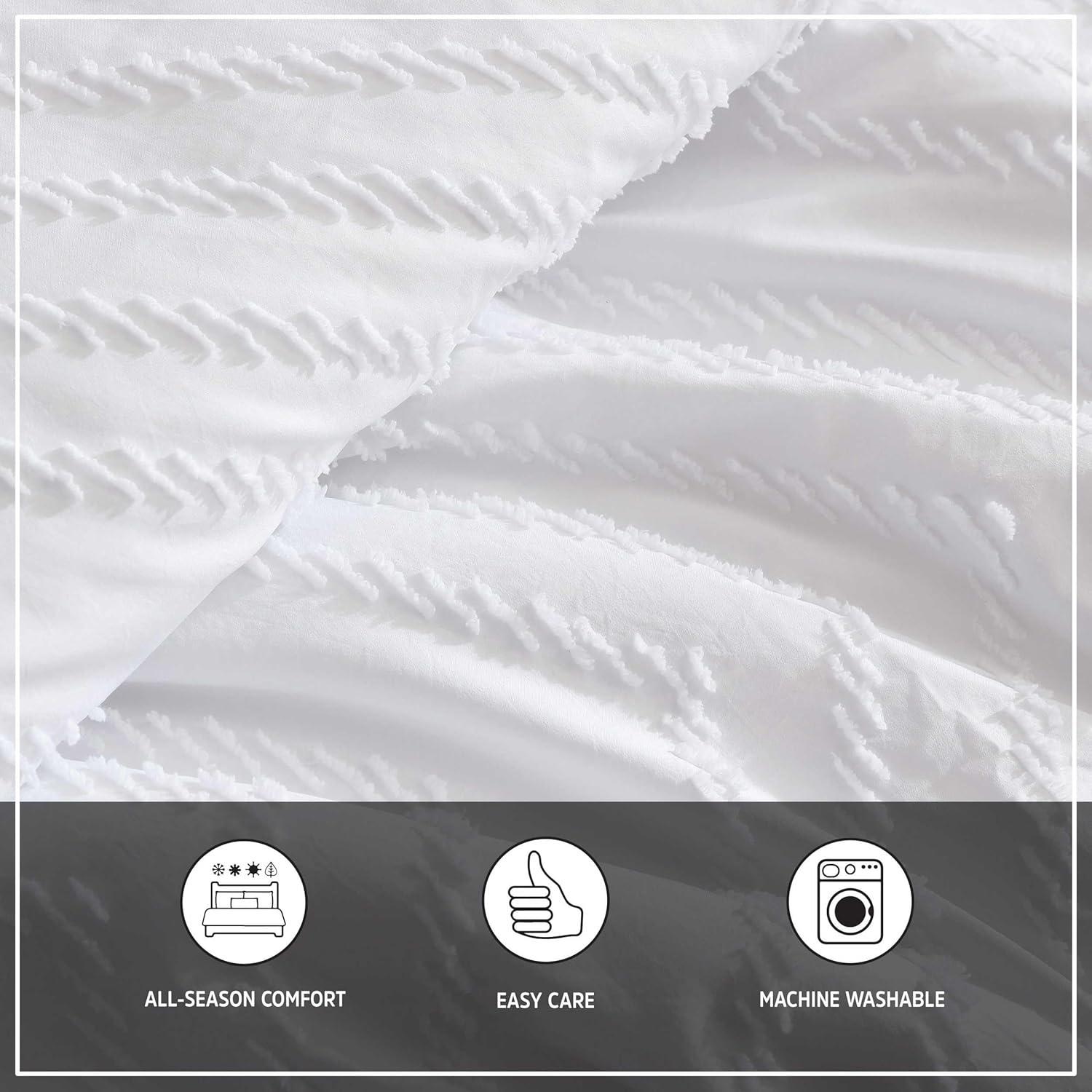 Wrangler Prarie Zig Zag White Reversible Comforter Bonus Set