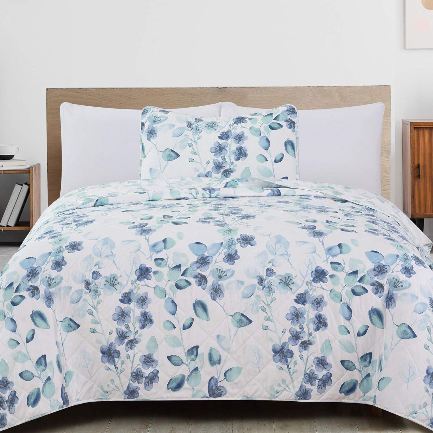 Great Bay Home Floral Reversible Reversible Quilt Set With Shams  (Twin, Miranda)