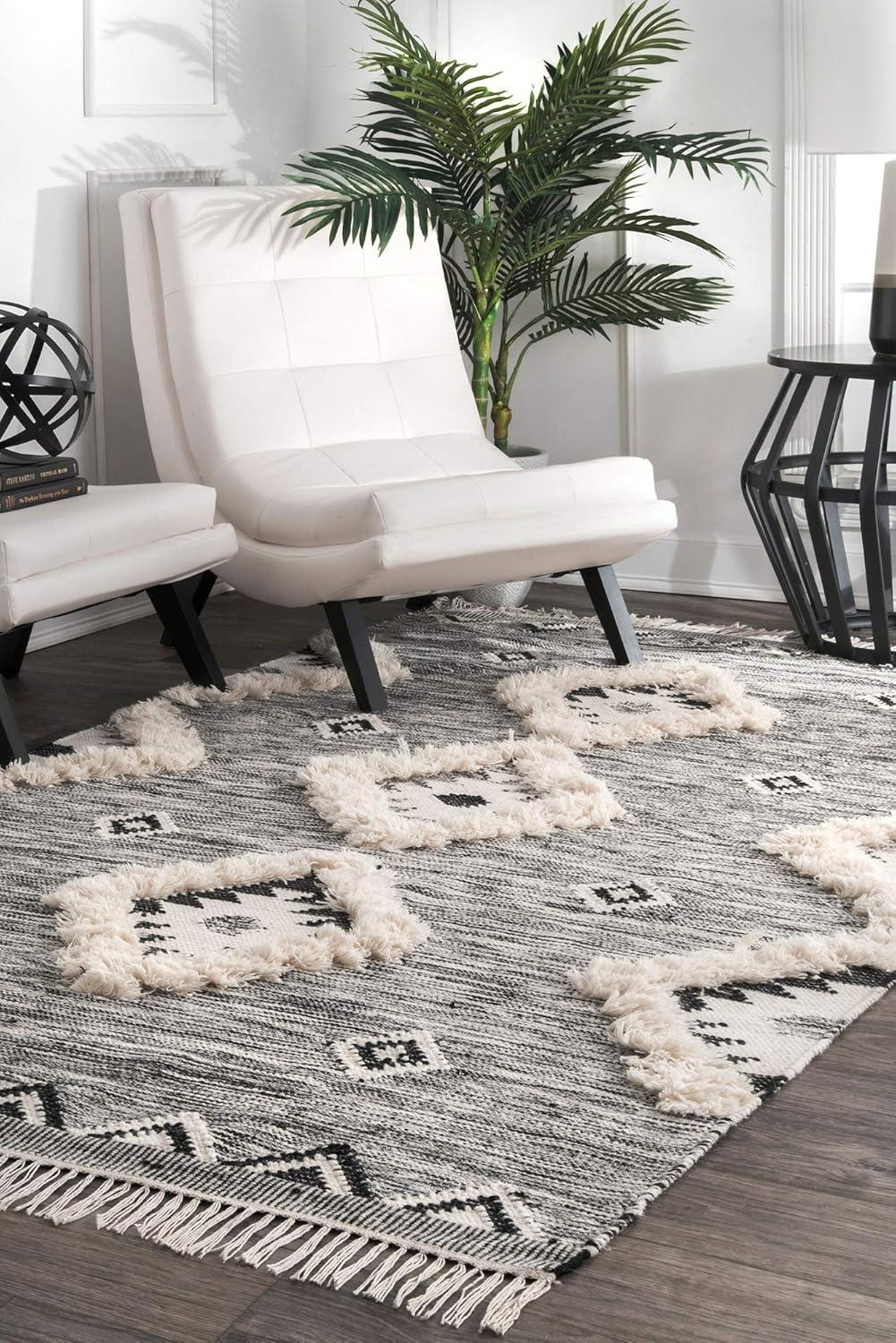 Nuloom Savannah Moroccan Tasseled Wool Indoor Area Rug