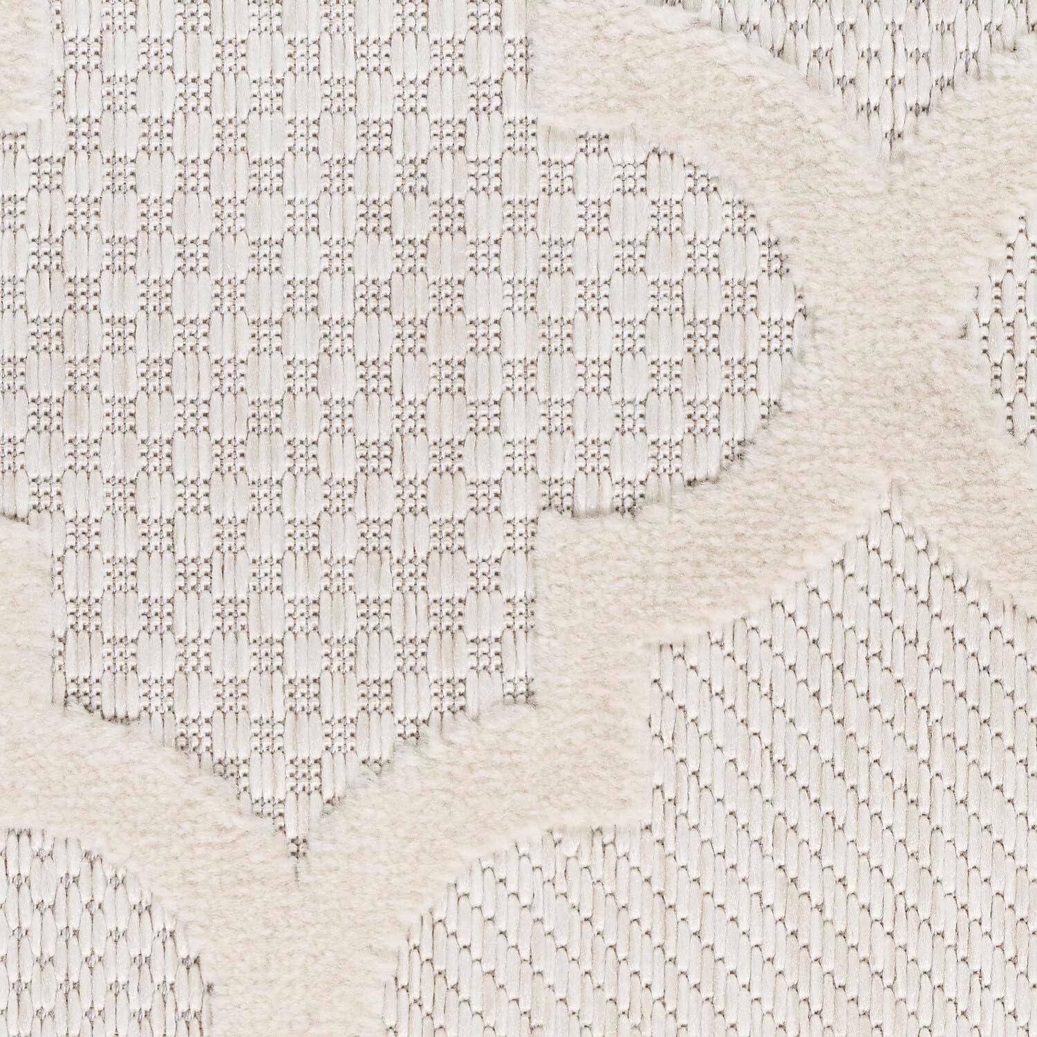 Ivory and White Trellis Synthetic Flat Woven 6' x 9' Rug