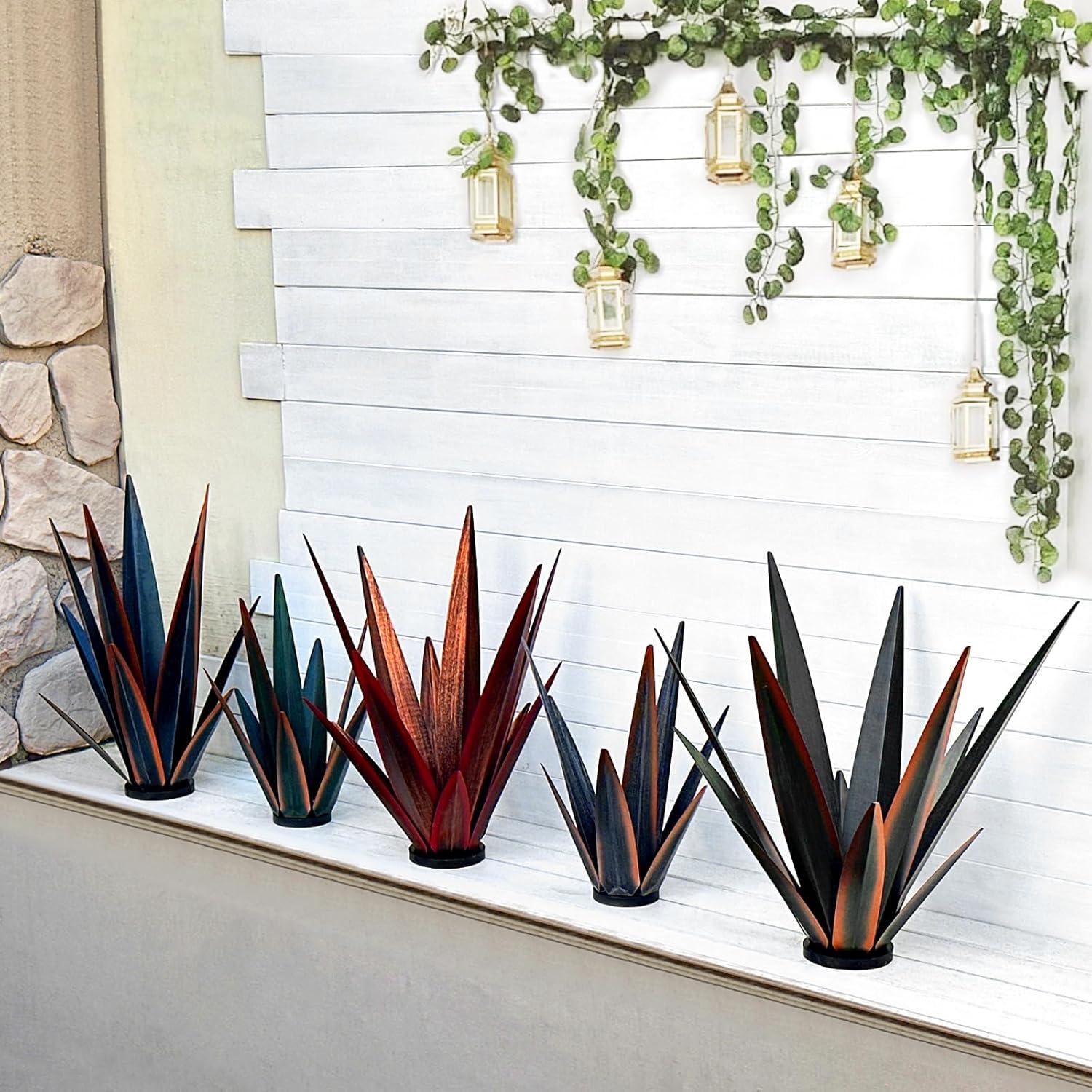 Large Tequila Rustic Sculpture, Rustic Metal Agave Plants for Outdoor Patio Yard, Home Decor Hand Painted Metal Agave Garden Yard Statue, Outdoor Lawn Ornaments (Black - L (W/Solar Light))