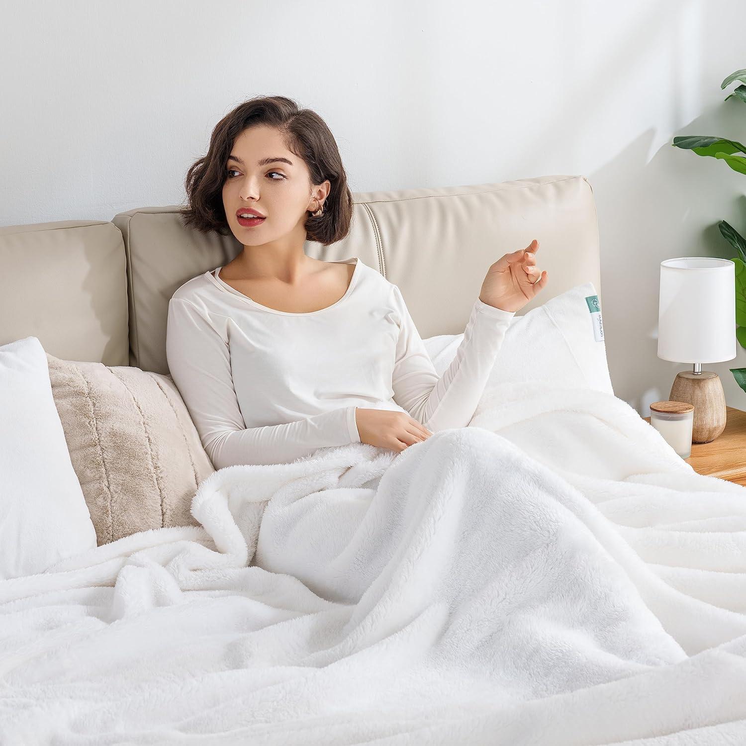 King Size True White Extra-Fluffy Plush Blanket