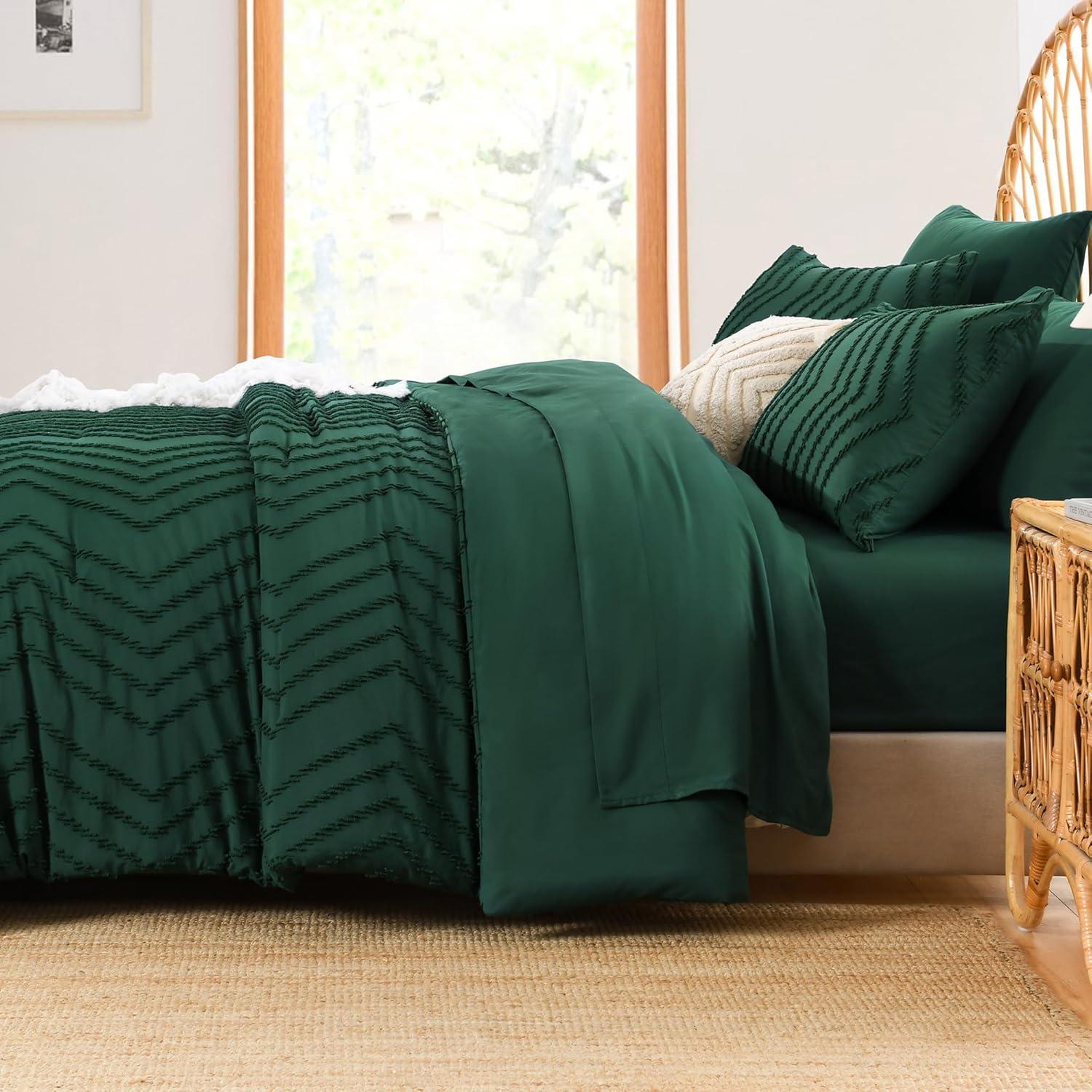 Andency Emerald Dark Green Comforter Set Full, Bed in a Bag 7 Pieces Boho Tufted Bedding Set, All Season Bed Sets with 1 Comforter, 2 Pillow Shams, 2 Pillowcases, 1 Flat Sheet, 1 Fitted Sheet