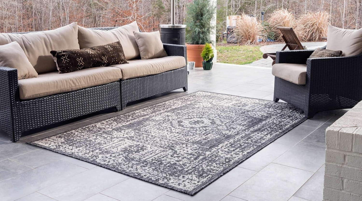 Unique Loom Outdoor Traditional Collection Area Rug - Timeworn (5' 1" x 8' Rectangle Charcoal Gray/Gray)