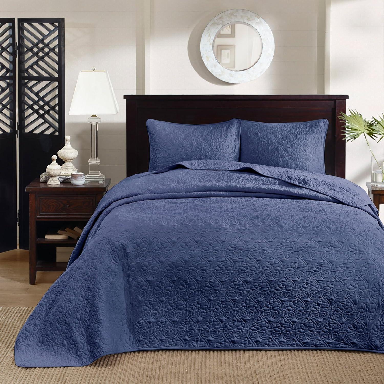 Quebec Reversible Bedspread Set