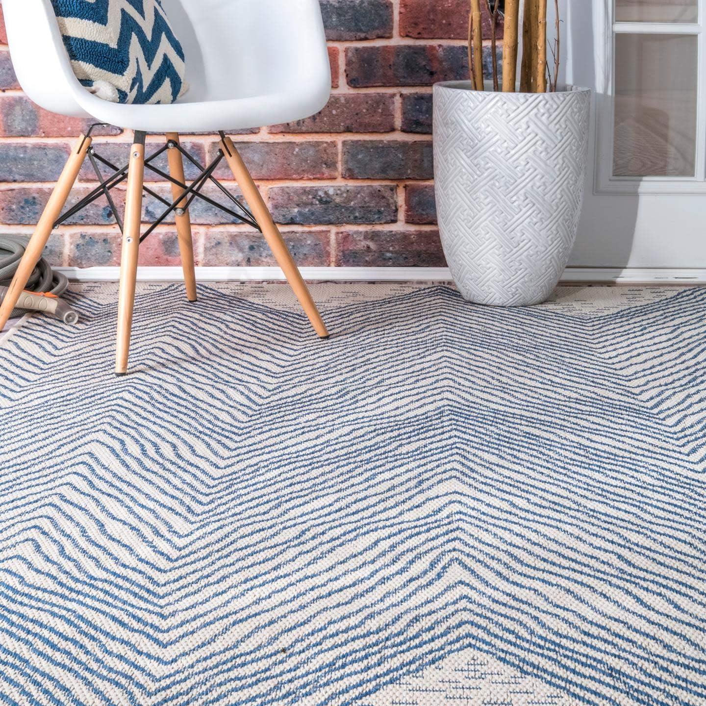 nuLOOM Carina Chevron Waves Indoor/Outdoor Area Rug