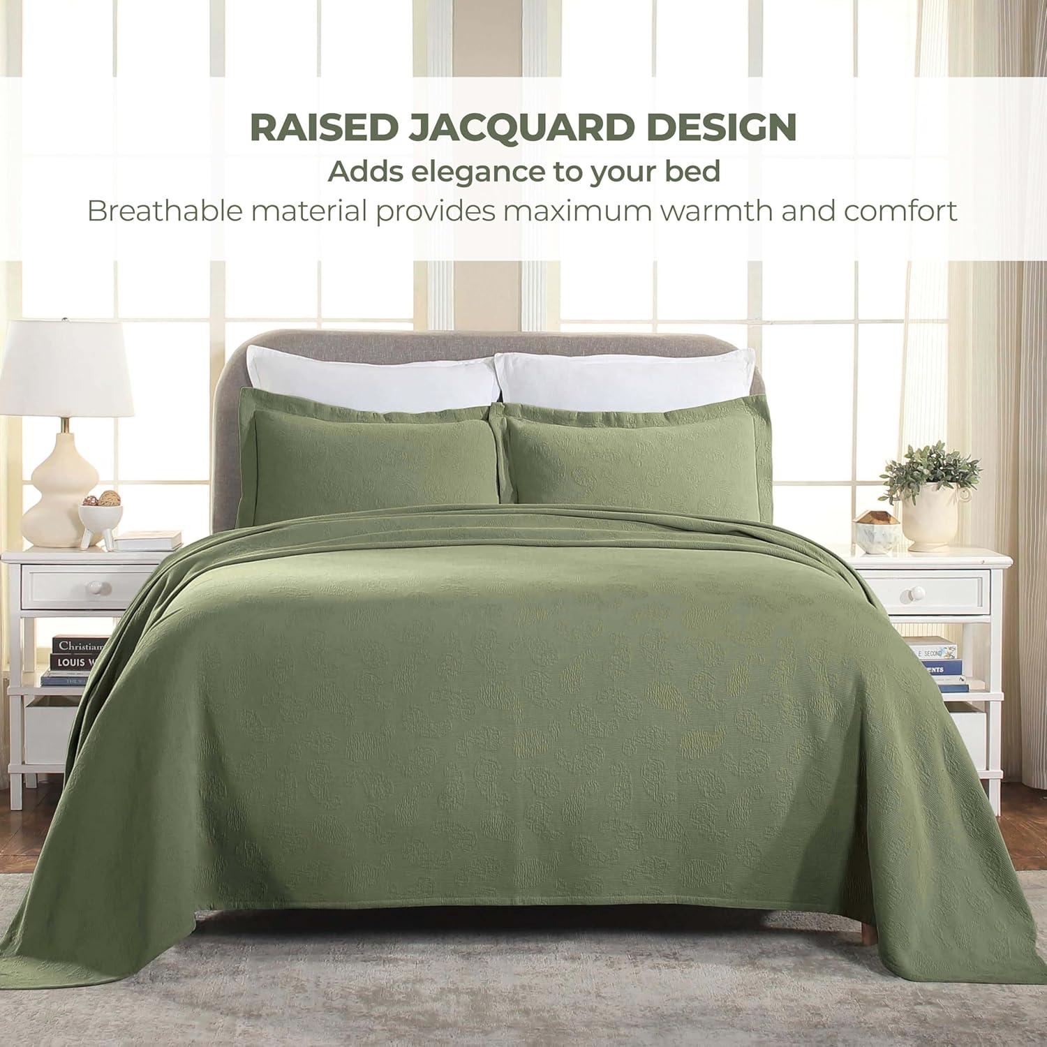 Sage Cotton Queen Paisley Bedspread Set with Pillow Shams