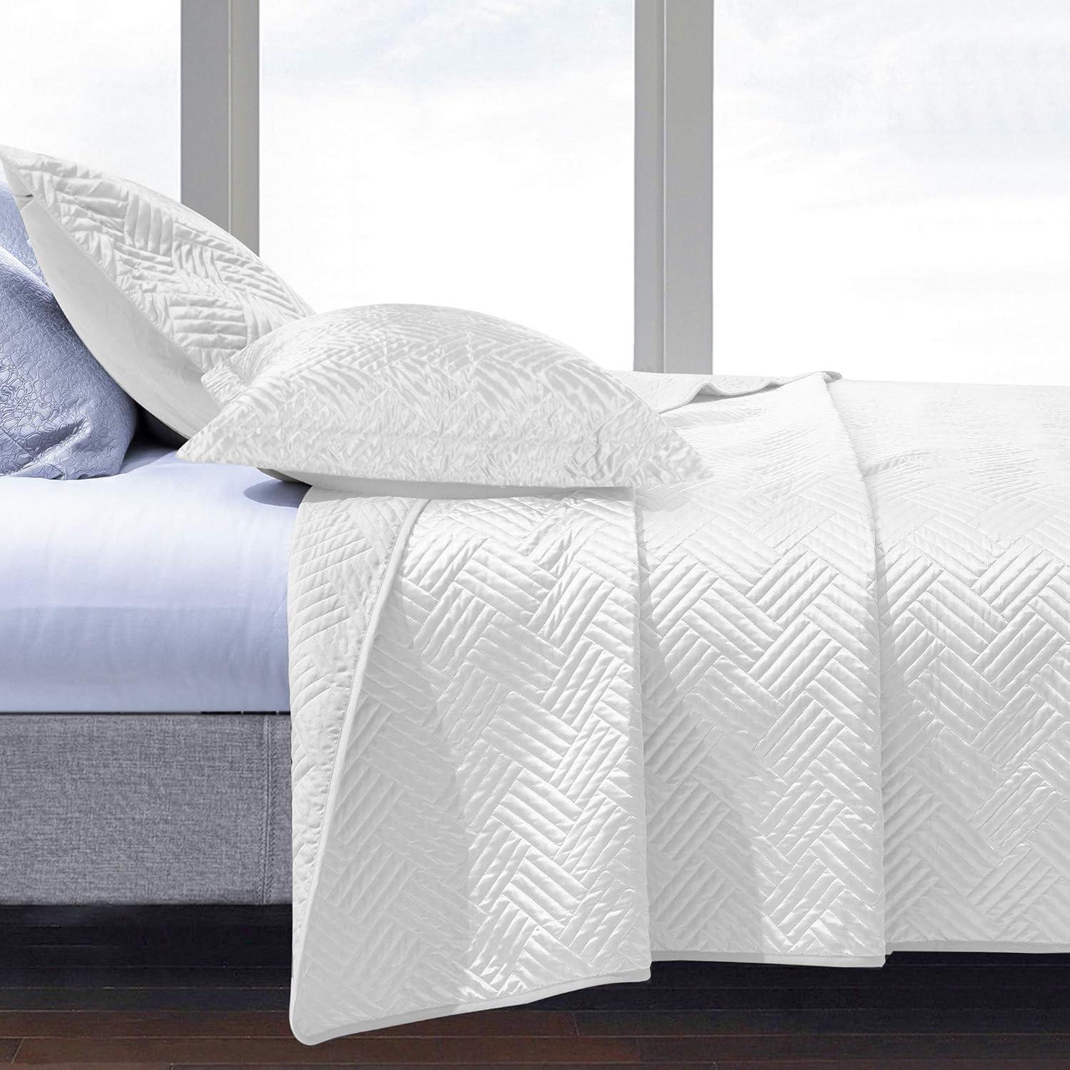 NTBAY 3 Pieces Quilt Set, Silk Satin Geometric Pattern Quilted Coverlet Set (1 Quilt, 2 Pillow Shams) - NTBAY