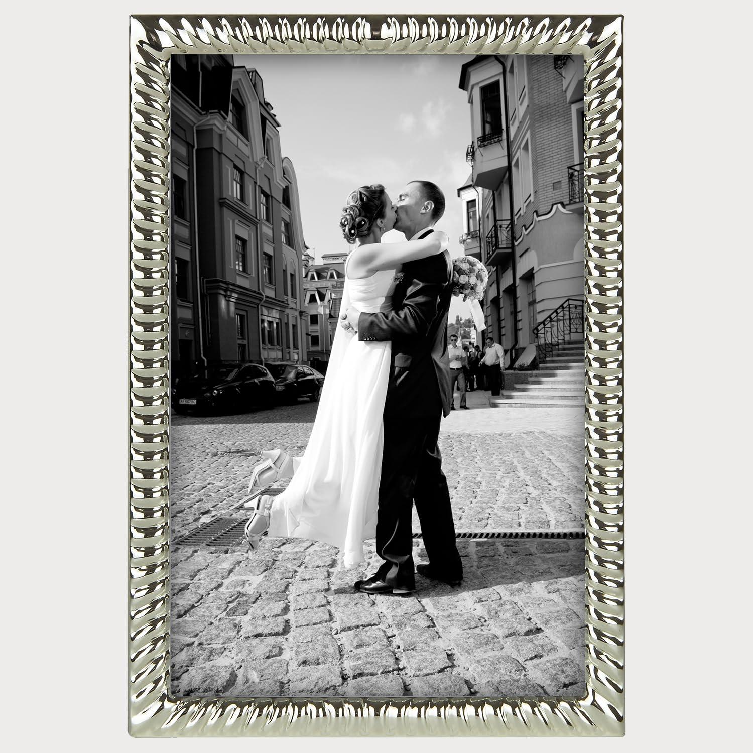 Siena 4x6 Silver-Plated Metal Picture Frame with Velvet Back