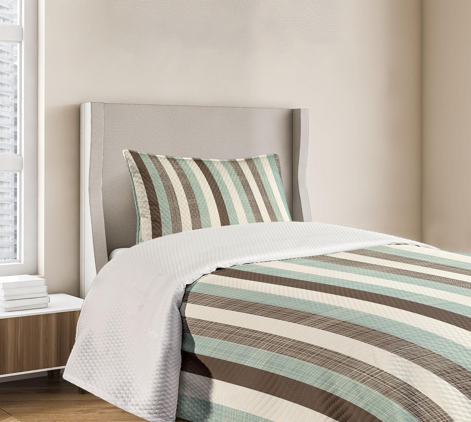 Ambesonne Ambesonne Floral Bedspread Set Flowers Petals and Buds Red Green